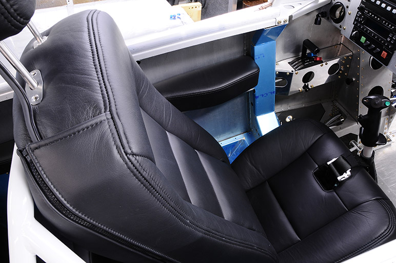 2009.08.12 - RV-8 - Leather Upholstery Arrives (7).jpg