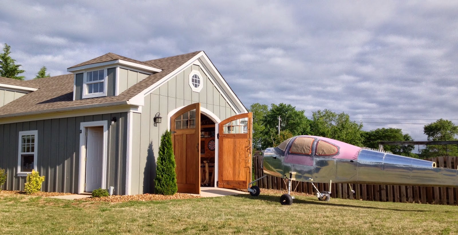 Plane+and+Shop.JPG